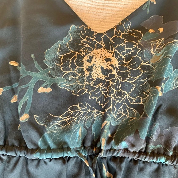 Women’s Babaton Tank - Picture 3 of 4